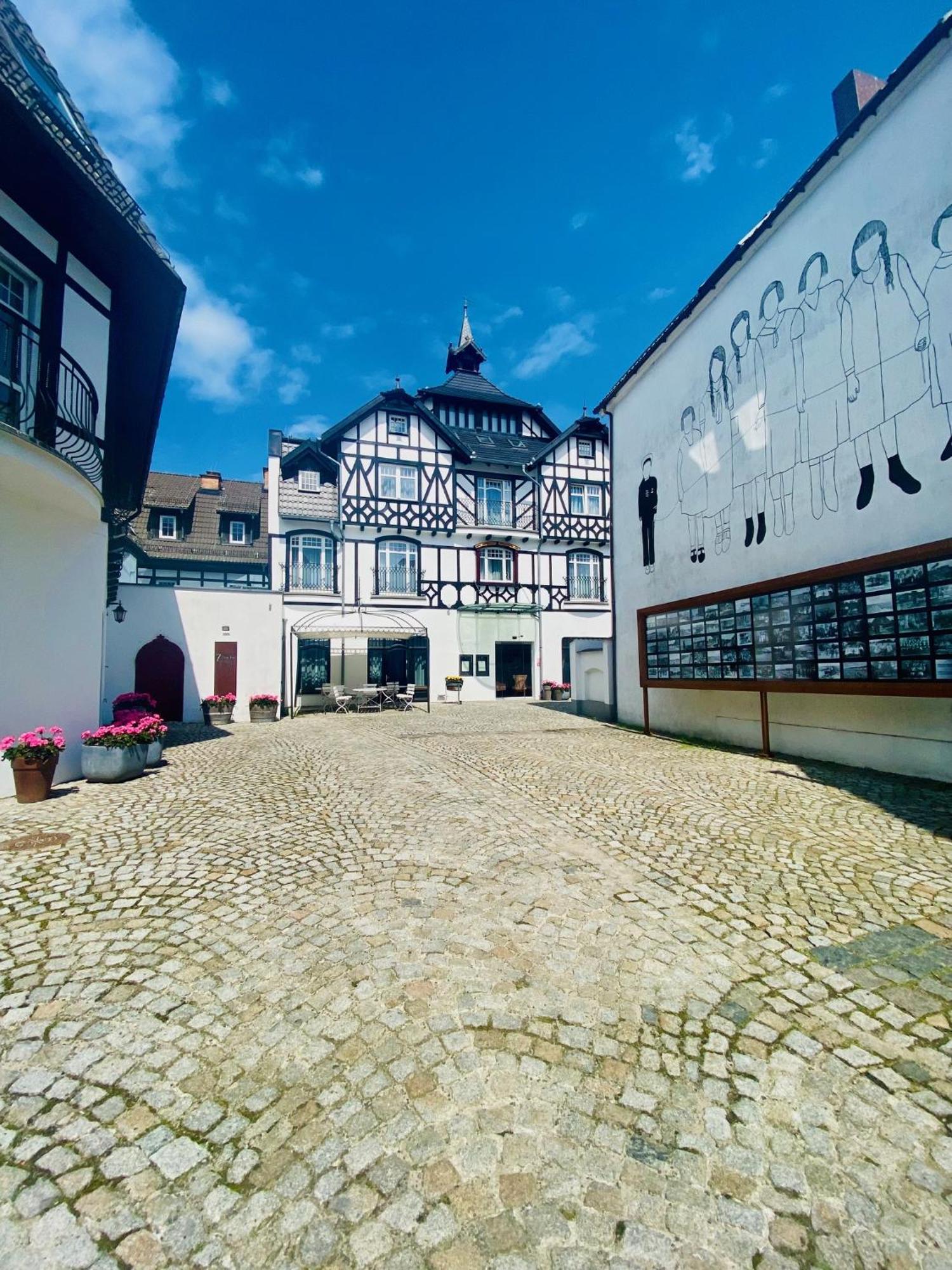 Hotel Rejs Ustka Exterior foto